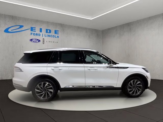 2026 Pristine White Metallic Tri-Coat Lincoln Aviator Premiere AWD SUV