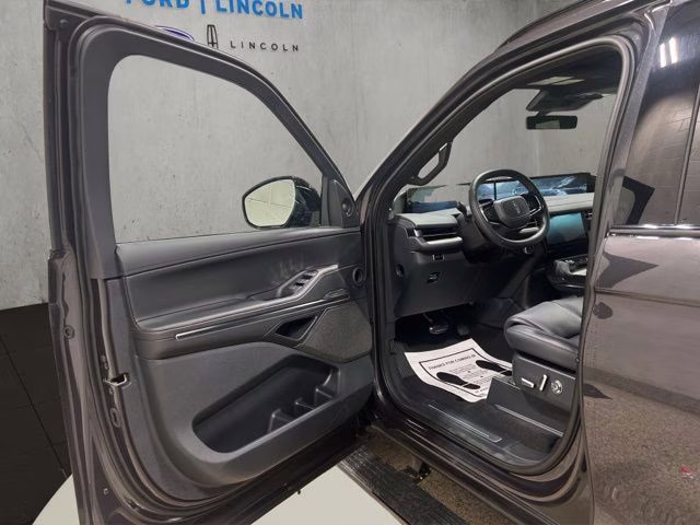 2026 Starlight Gray Premium Colorant Lincoln Navigator L Reserve 4X4 SUV