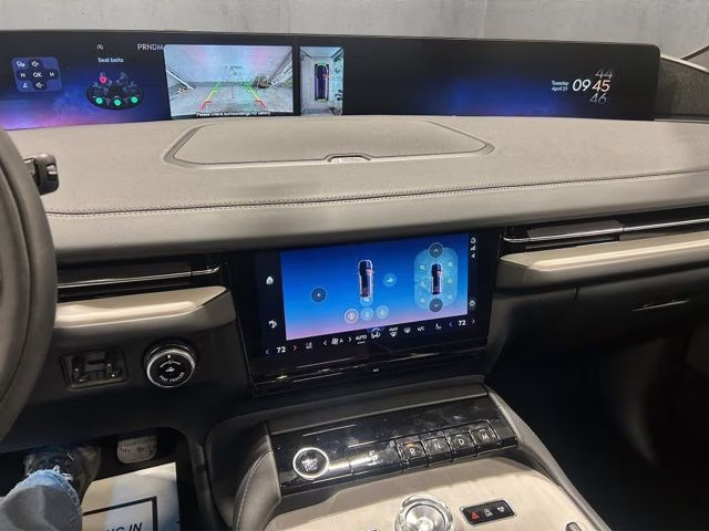 2026 Starlight Gray Premium Colorant Lincoln Navigator L Reserve 4X4 SUV