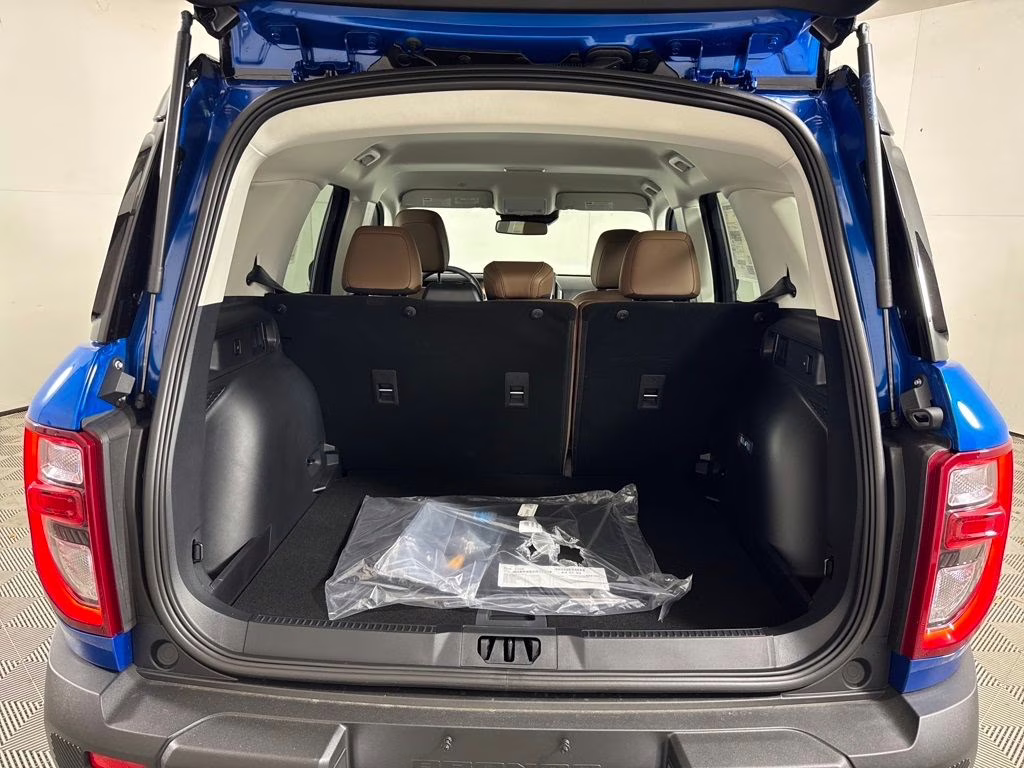 2026 Velocity Blue Metallic Ford Bronco Sport Outer Banks 4X4 SUV