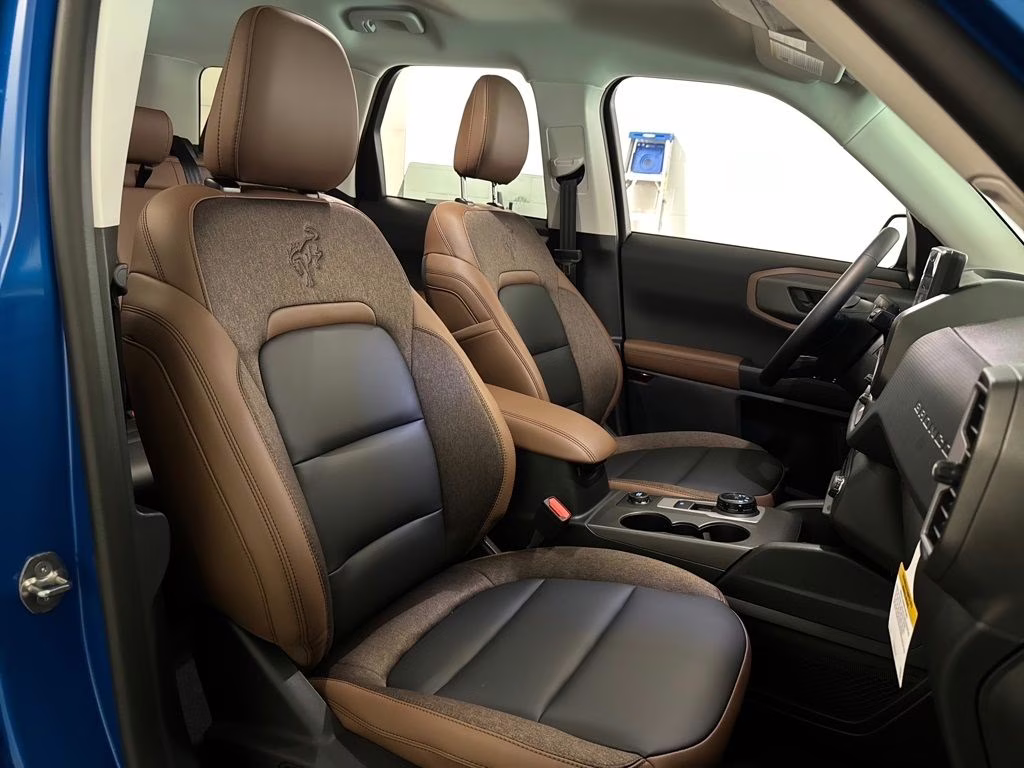 2026 Velocity Blue Metallic Ford Bronco Sport Outer Banks 4X4 SUV