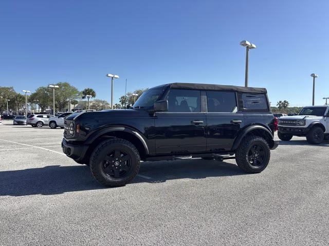 2024 Shadow Black Ford Bronco Black Diamond 4X4 Convertible