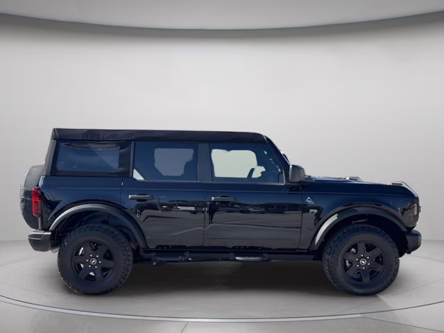 2024 Shadow Black Ford Bronco Black Diamond 4X4 Convertible
