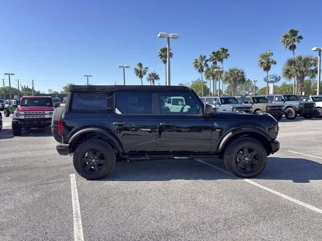 2024 Shadow Black Ford Bronco Black Diamond 4X4 Convertible