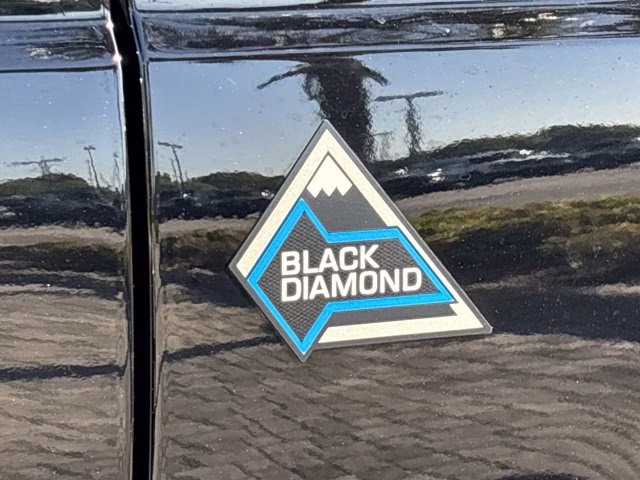 2024 Shadow Black Ford Bronco Black Diamond 4X4 Convertible