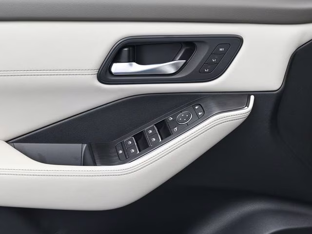 2025 Everest White Pearl Nissan Rogue SL FWD SUV