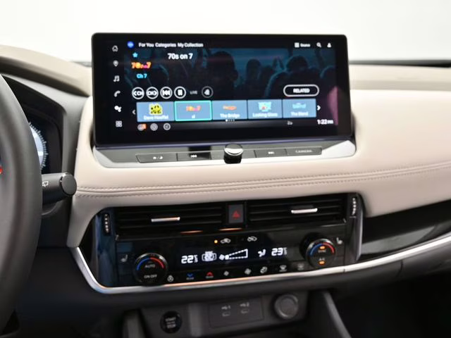 2025 Everest White Pearl Nissan Rogue SL FWD SUV