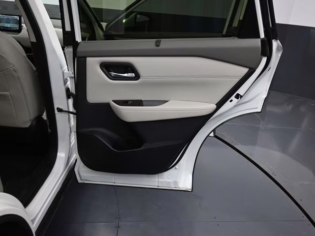 2025 Everest White Pearl Nissan Rogue SL FWD SUV