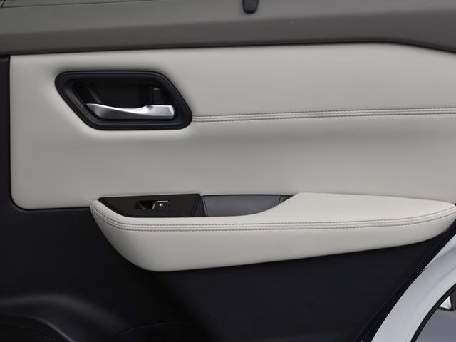 2025 Everest White Pearl Nissan Rogue SL FWD SUV