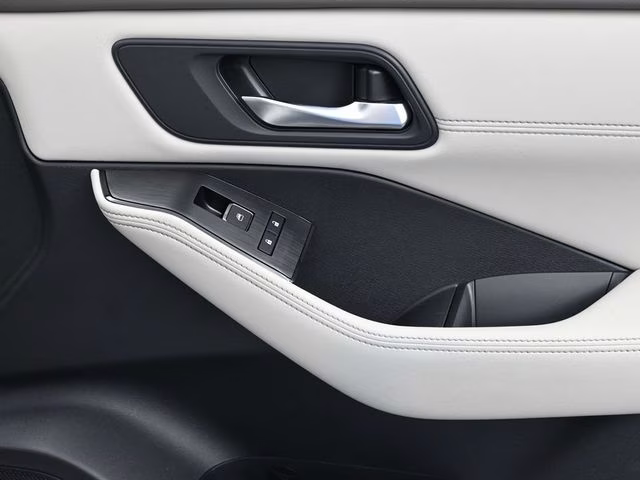 2025 Everest White Pearl Nissan Rogue SL FWD SUV