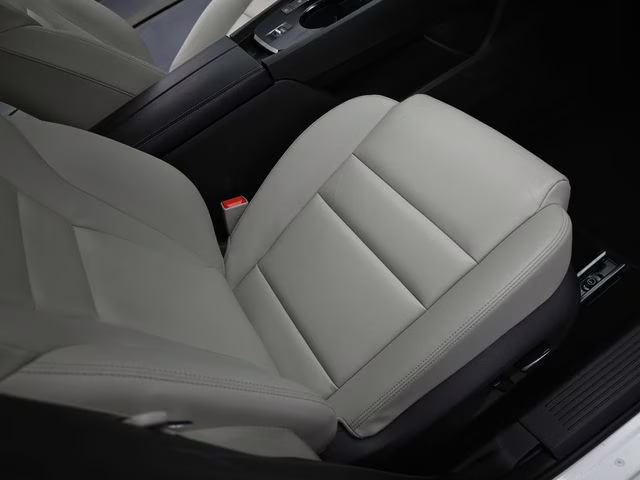 2025 Everest White Pearl Nissan Rogue SL FWD SUV