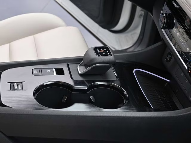 2025 Everest White Pearl Nissan Rogue SL FWD SUV