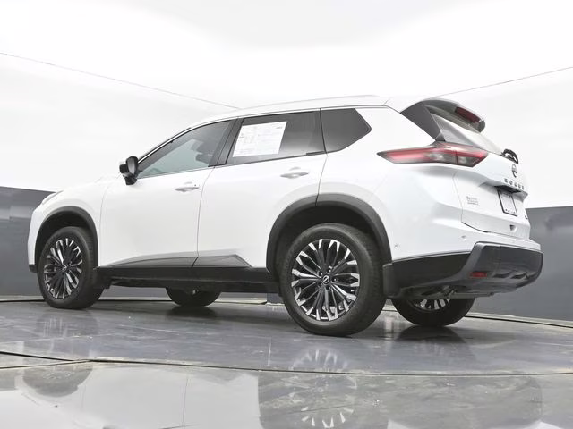 2025 Everest White Pearl Nissan Rogue SL FWD SUV