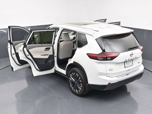2025 Everest White Pearl Nissan Rogue SL FWD SUV