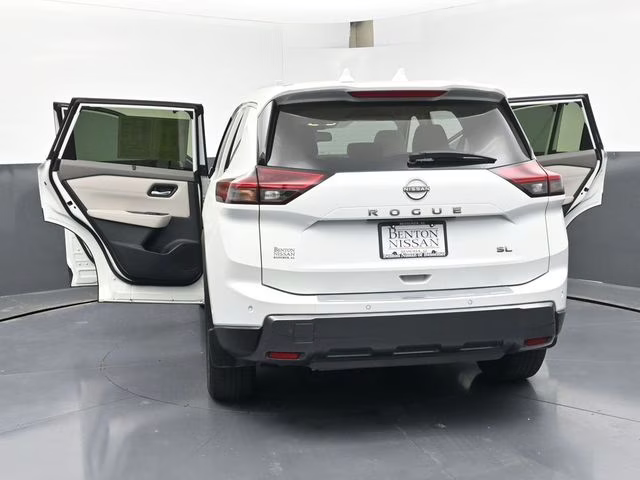 2025 Everest White Pearl Nissan Rogue SL FWD SUV