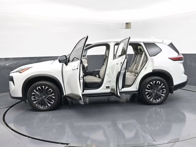 2025 Everest White Pearl Nissan Rogue SL FWD SUV
