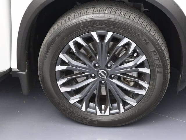 2025 Everest White Pearl Nissan Rogue SL FWD SUV