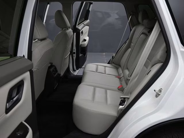 2025 Everest White Pearl Nissan Rogue SL FWD SUV