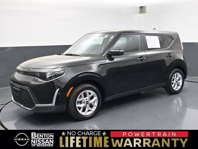 2025 Black Kia Soul LX FWD Hatchback