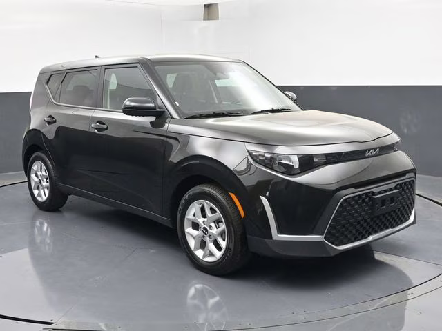 2025 Black Kia Soul LX FWD Hatchback