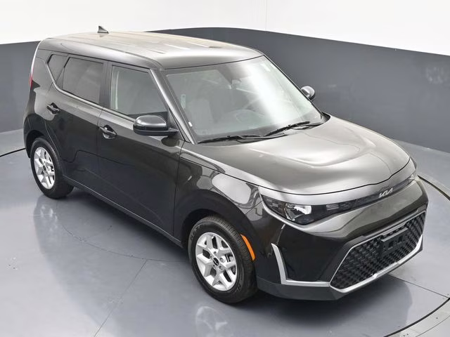 2025 Black Kia Soul LX FWD Hatchback