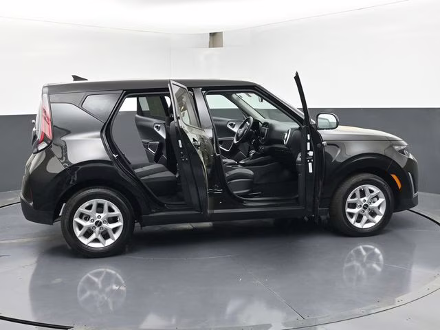 2025 Black Kia Soul LX FWD Hatchback