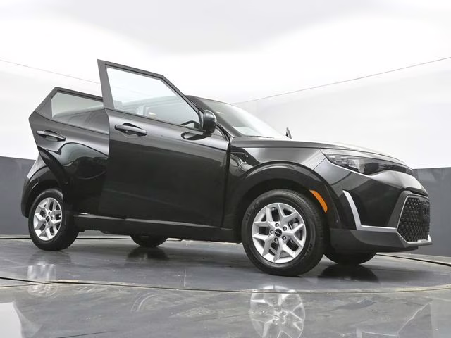 2025 Black Kia Soul LX FWD Hatchback