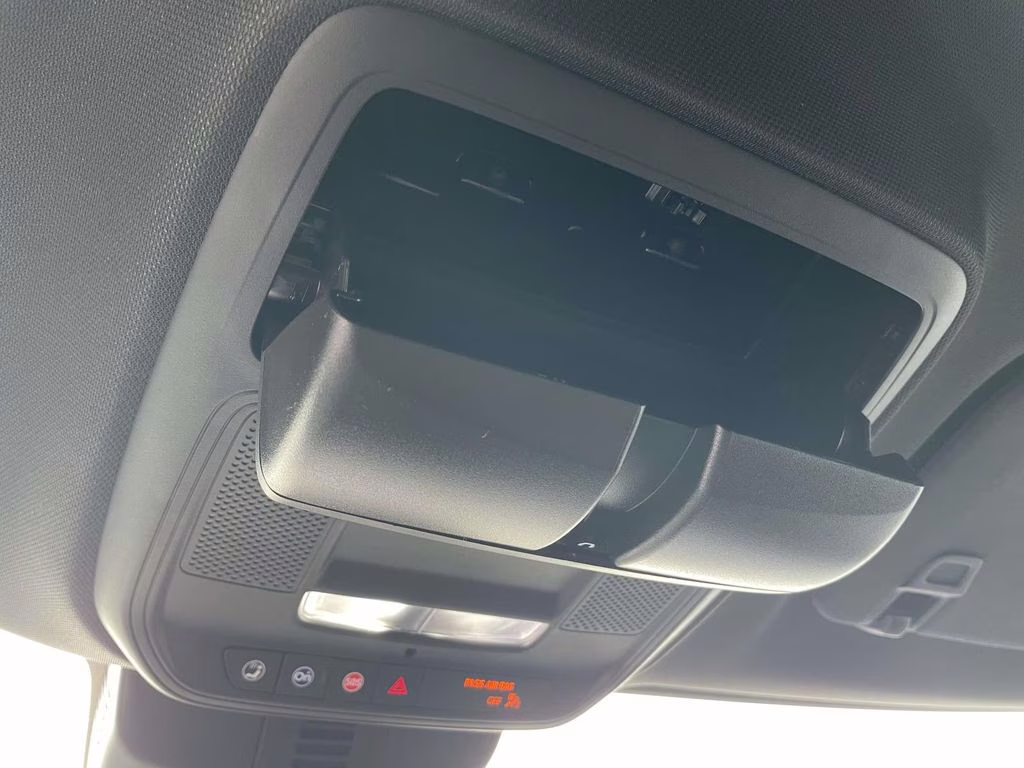 2025 Mosaic Black Metallic Chevrolet Traverse LT FWD SUV