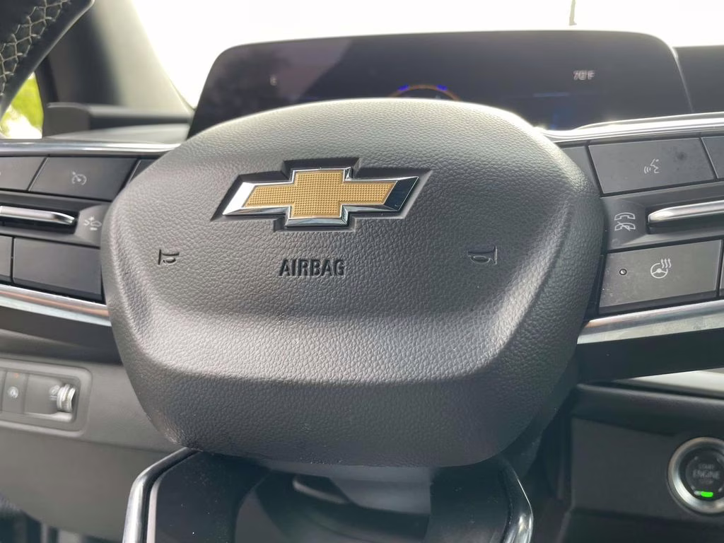 2025 Mosaic Black Metallic Chevrolet Traverse LT FWD SUV