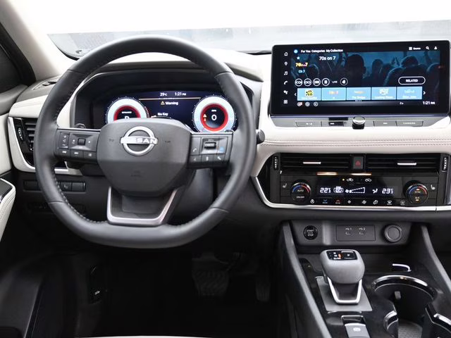 2025 Everest White Pearl Nissan Rogue SL FWD SUV