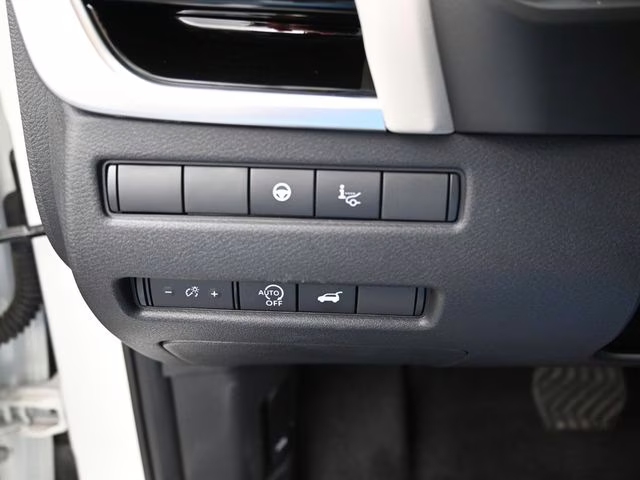 2025 Everest White Pearl Nissan Rogue SL FWD SUV