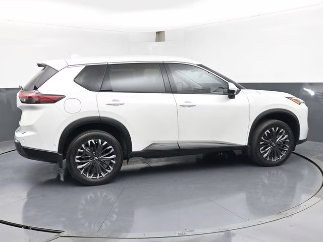 2025 Everest White Pearl Nissan Rogue SL FWD SUV
