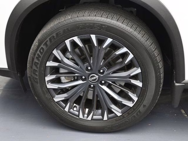 2025 Everest White Pearl Nissan Rogue SL FWD SUV