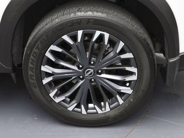 2025 Everest White Pearl Nissan Rogue SL FWD SUV