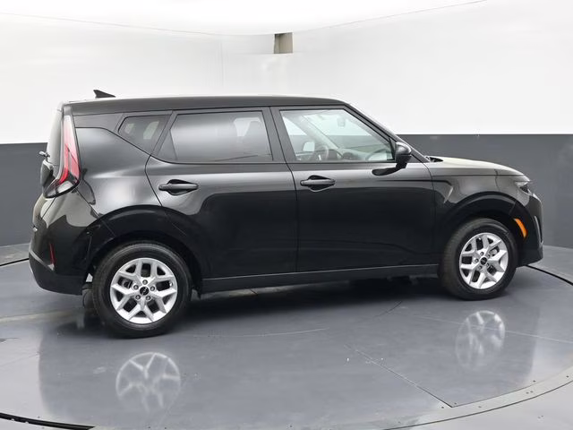 2025 Black Kia Soul LX FWD Hatchback