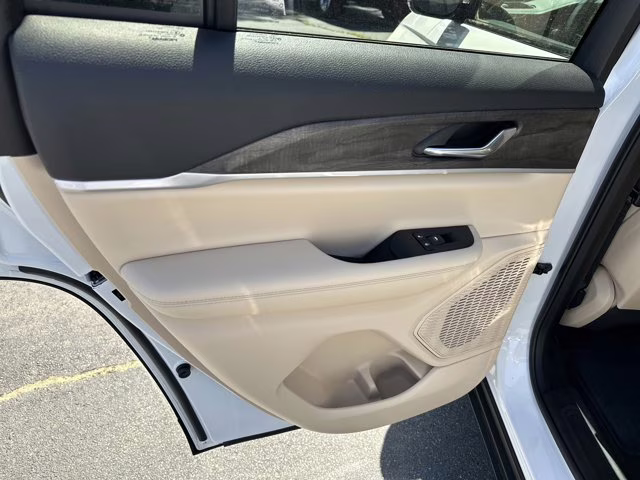 2025 Bright White Clearcoat Jeep Grand Cherokee Limited 4X4 SUV