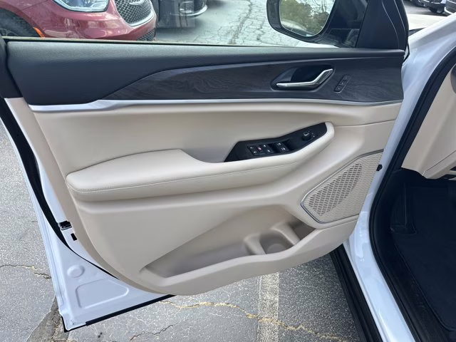 2026 Bright White Clearcoat Jeep Grand Cherokee Limited 4X4 SUV