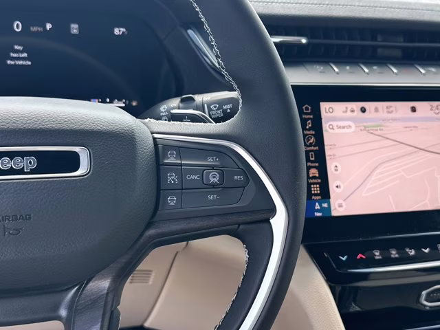 2026 Bright White Clearcoat Jeep Grand Cherokee Limited 4X4 SUV