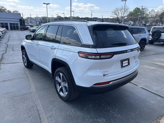 2026 Bright White Clearcoat Jeep Grand Cherokee Limited 4X4 SUV