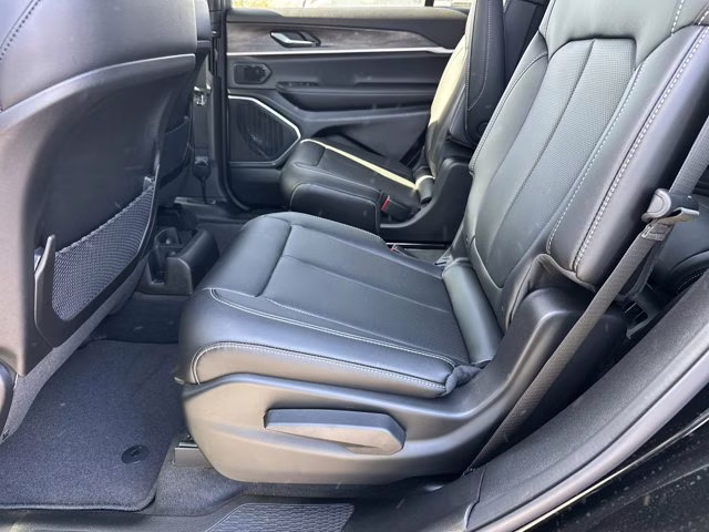 2026 Diamond Black Crystal Pearlcoat Jeep Grand Cherokee L Limited 4X4 SUV