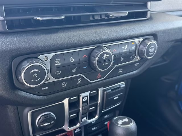 2026 Hydro Blue Pearl Coat Jeep Wrangler Willys 4X4 Convertible