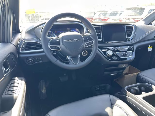 2026 Diamond Black Crystal Pearlcoat Chrysler Pacifica Select FWD Van