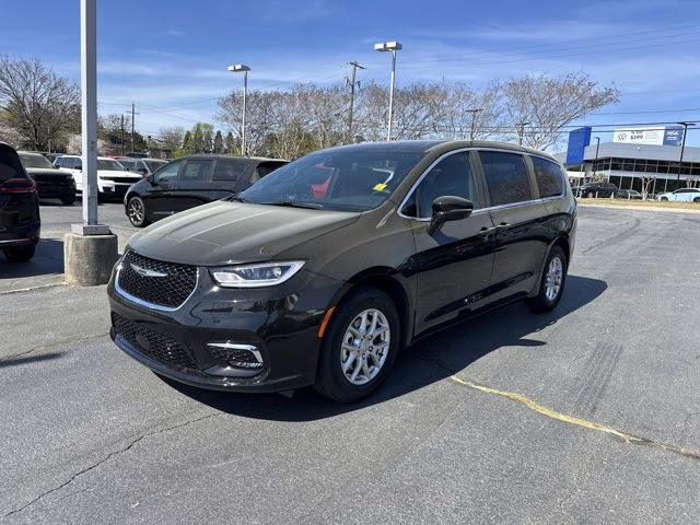 2026 Diamond Black Crystal Pearlcoat Chrysler Pacifica Select FWD Van