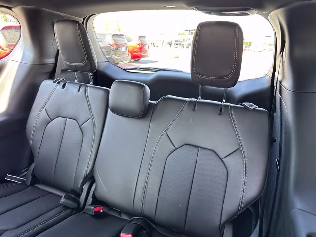 2026 Diamond Black Crystal Pearlcoat Chrysler Pacifica Select FWD Van