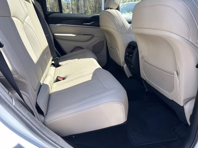 2025 Bright White Clearcoat Jeep Grand Cherokee Limited 4X4 SUV