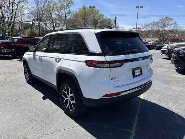 2025 Bright White Clearcoat Jeep Grand Cherokee Limited 4X4 SUV