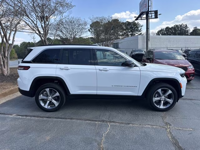 2026 Bright White Clearcoat Jeep Grand Cherokee Limited 4X4 SUV