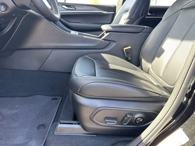 2026 Diamond Black Crystal Pearlcoat Jeep Grand Cherokee L Limited 4X4 SUV