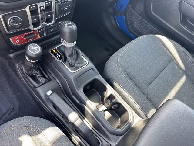 2026 Hydro Blue Pearl Coat Jeep Wrangler Willys 4X4 Convertible