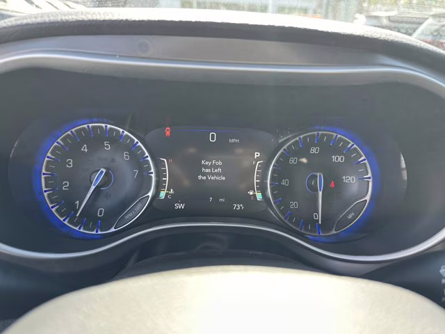 2026 Diamond Black Crystal Pearlcoat Chrysler Pacifica Select FWD Van